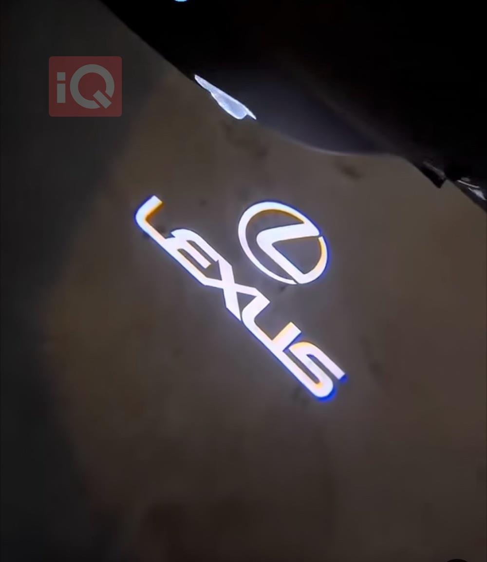 لكزس ES